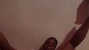 Angolana Puta fazendo video para o namorado caiu na net